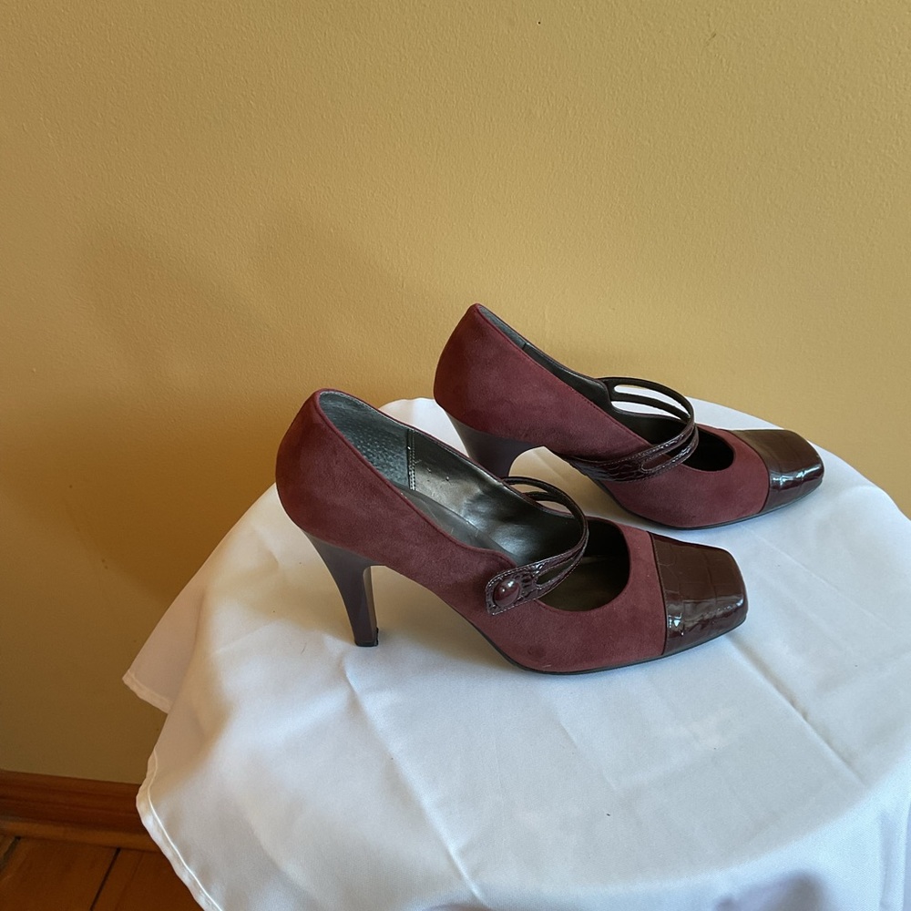 LUCA  FERRI Elegant Burgundy MaryJane Heels Size 10